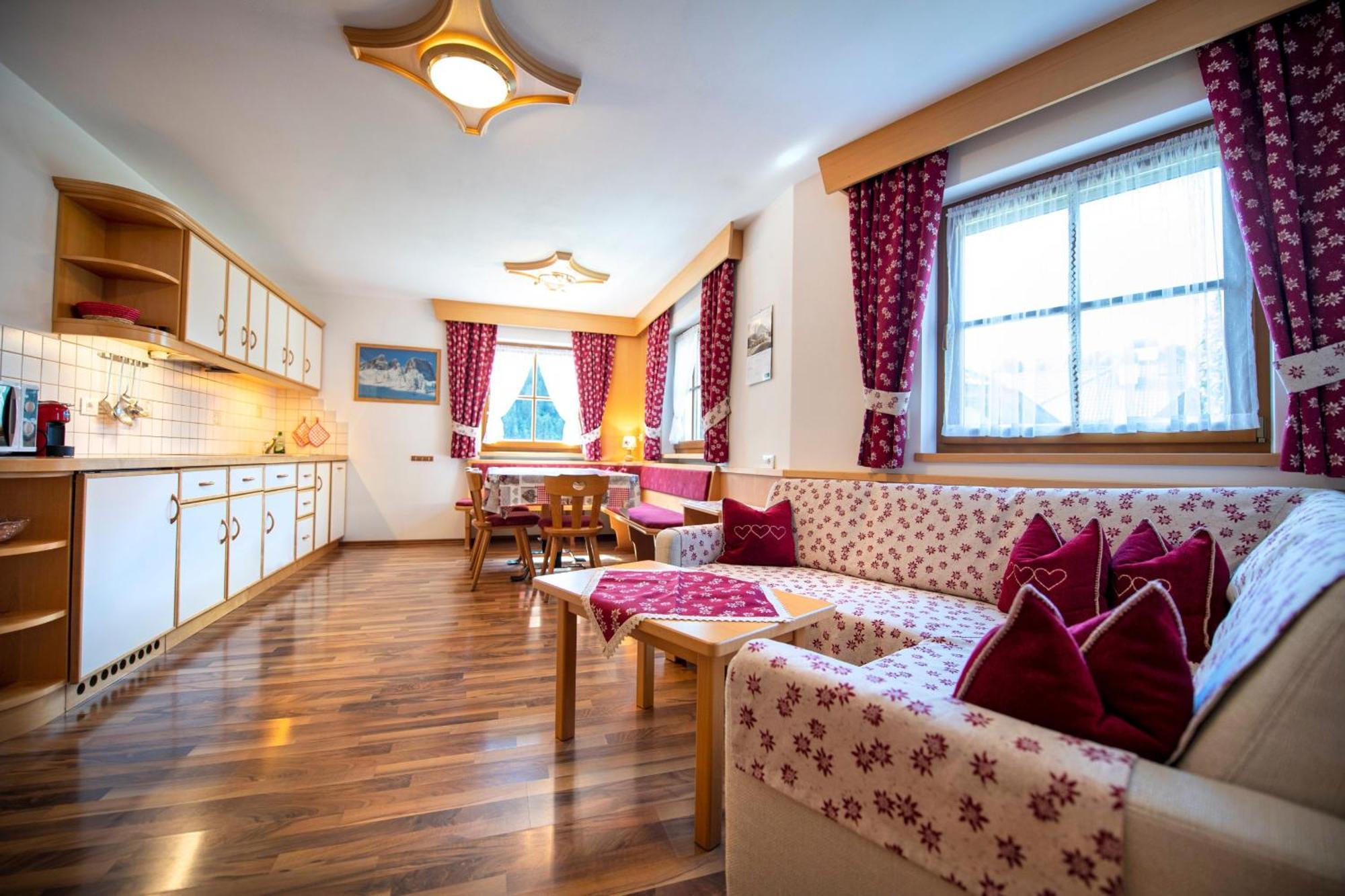Apartments Miara Santa Cristina Val Gardena Ngoại thất bức ảnh